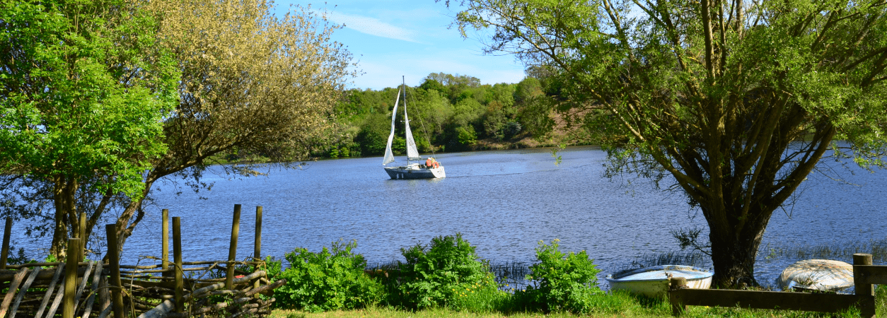 bateau sur le lac du jaunay