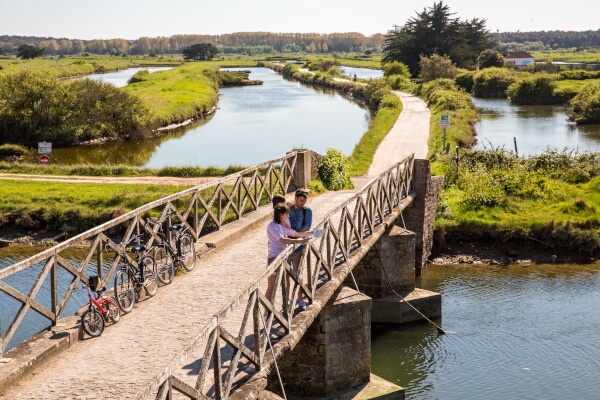 Piste cyclable marais Vendée proche camping Vairé