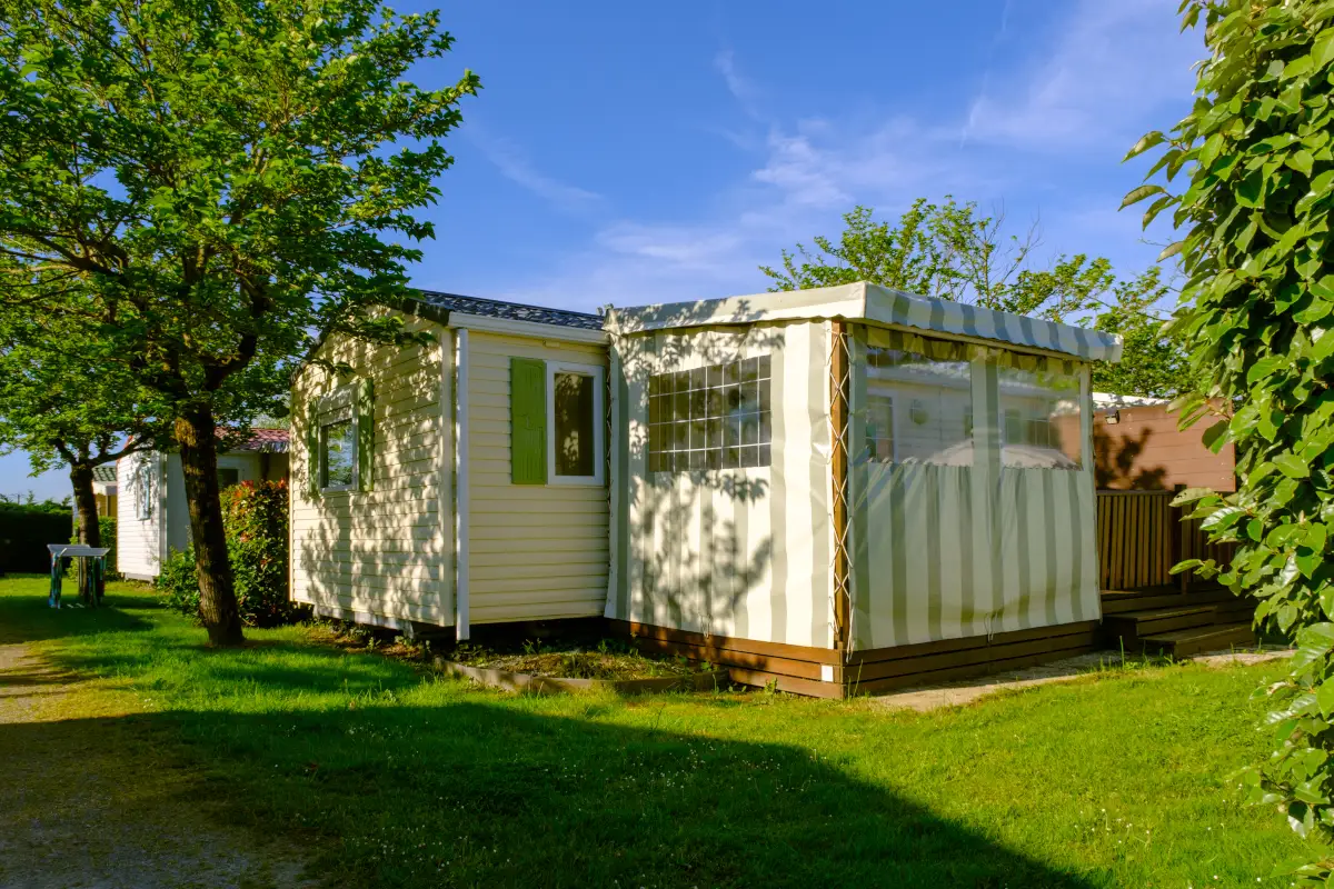 Terrasse mobil-home camping Les Logeries